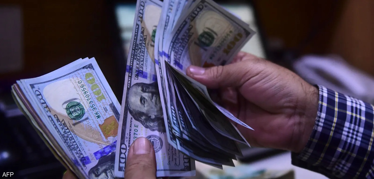 The dollar rose after the release of data indicating inflation below expectations in America.